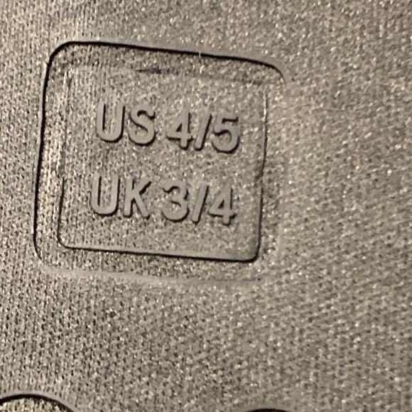 FREE W/PURCHASE OF $10 or MORE! LA PLAGE Slippers 4-5 Camouflage Indoor/Outdoor - Picture 5 of 5